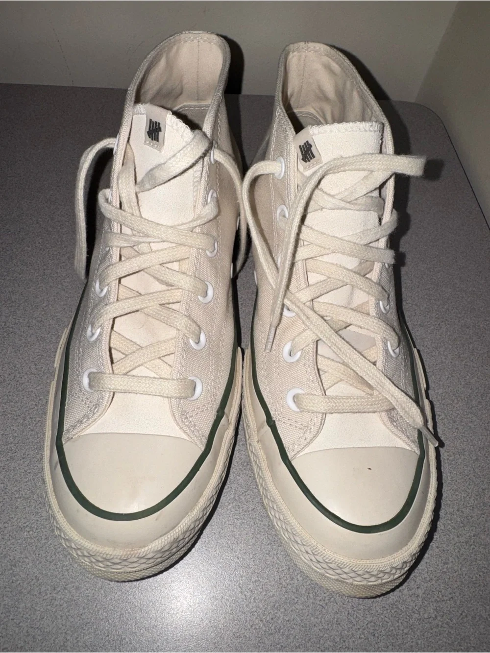 Unisex Undefeated x Converse Chuck 70 Mid in the 'Parchment Chive' Size 8 Men